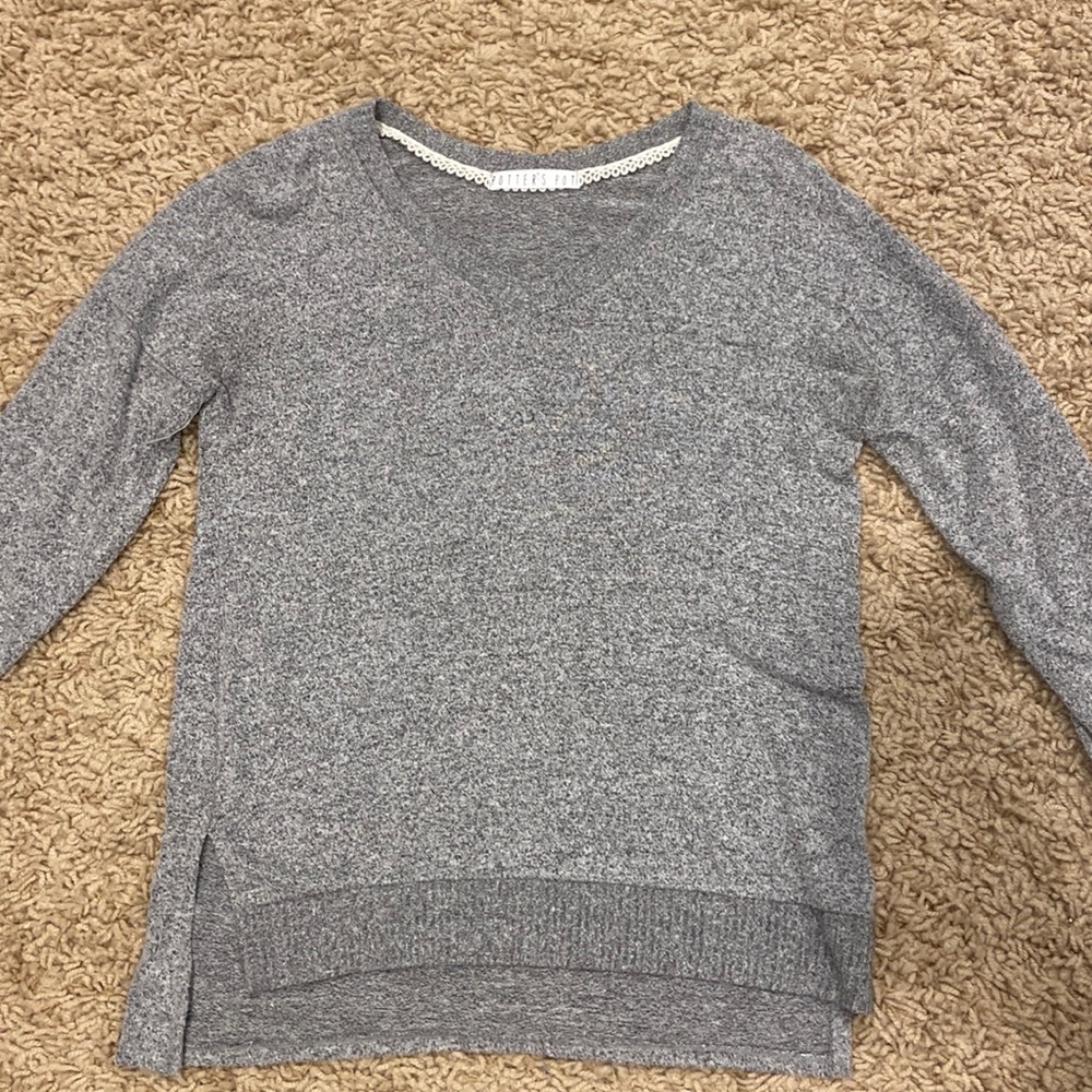 GREY “POTTER’S POT” SWEATER
